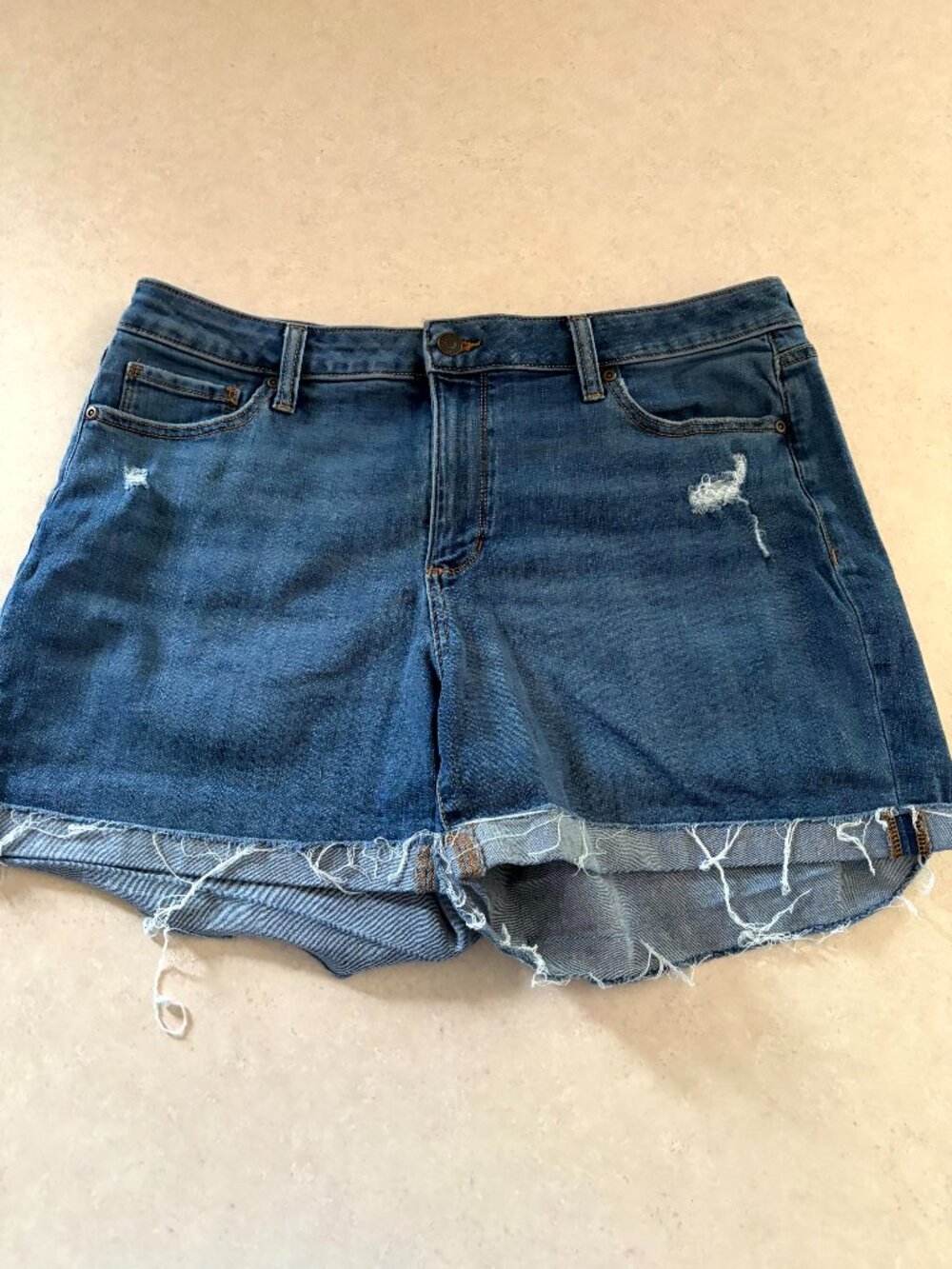 Women Shorts Size 16 Sonoma Blue Jeans Distressed Raw Edge Folded Hem